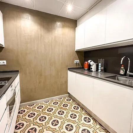 Old Town Duplex With Character * Girona