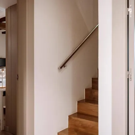 Old Town Duplex With Character 지로나