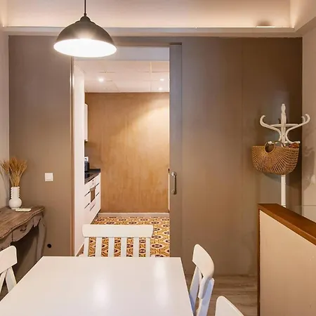 Old Town Duplex With Character 아파트