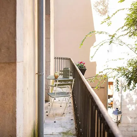 Old Town Duplex With Character * Gerona