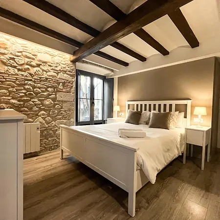 Old Town Duplex With Character * Gerona