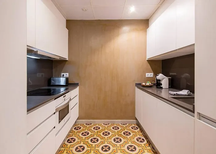 شقة Old Town Duplex With Character خيرونا