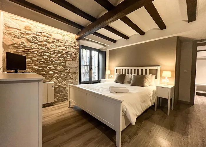 Old Town Duplex With Character * خيرونا