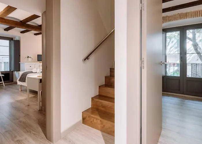 Old Town Duplex With Character شقة خيرونا