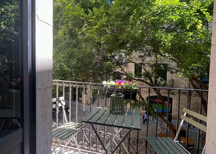 شقة Old Town Duplex With Character *